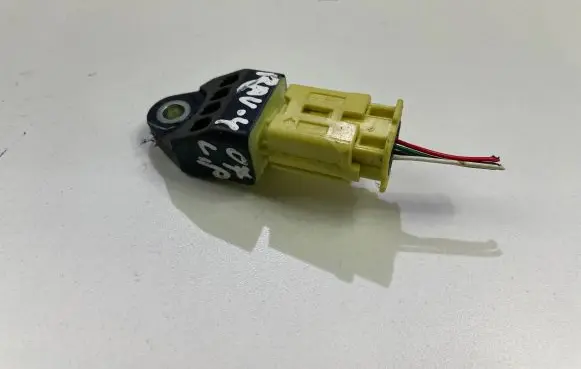 Toyota RAV 4 (XA30) Airbag deployment crash/impact sensor