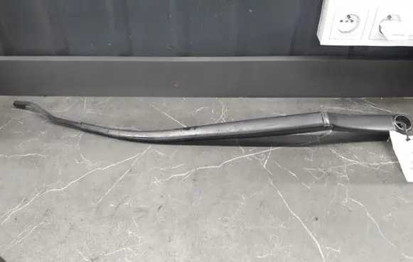 Hyundai ix35 Front wiper blade arm
