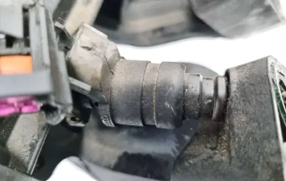 Skoda Octavia Mk2 (1Z) Fuel injector 06A906031BT