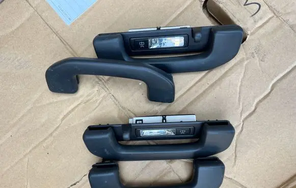 Mercedes-Benz C W205 A set of handles for the ceiling A0009068905