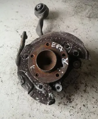 BMW 1 E81 E87 Front wheel hub