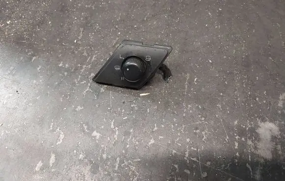Skoda Superb B5 (3U) Wing mirror switch 3U1959565E