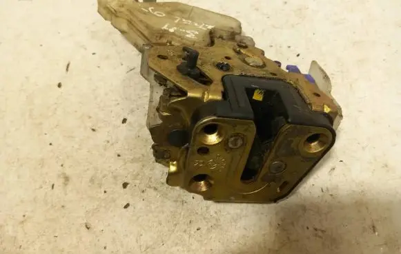 Nissan King Cab, Navara Front door lock ppgf35