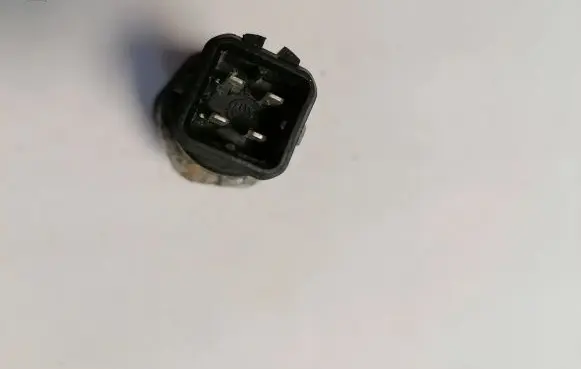 Air conditioning (A/C) pressure sensor