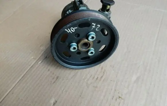 Volkswagen Golf IV Power steering pump 1J0422154C 4072
