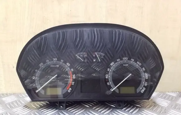 Skoda Fabia Mk1 (6Y) Speedometer (instrument cluster) 6Y0920883B