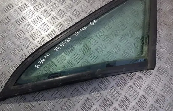 Volkswagen PASSAT B3 Rear side window