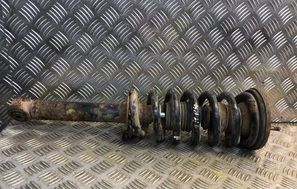 Mitsubishi Pajero Sport I Front shock absorber/damper