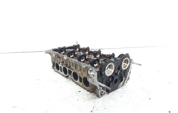 Toyota Avensis T250 Engine head 