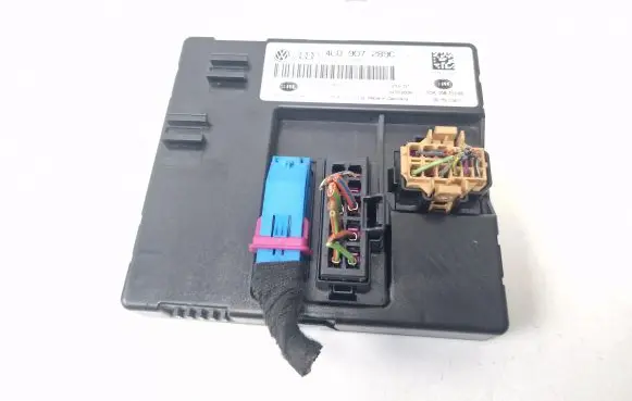 Audi Q7 4L Comfort/convenience module 4L0907289C 4L0910289F