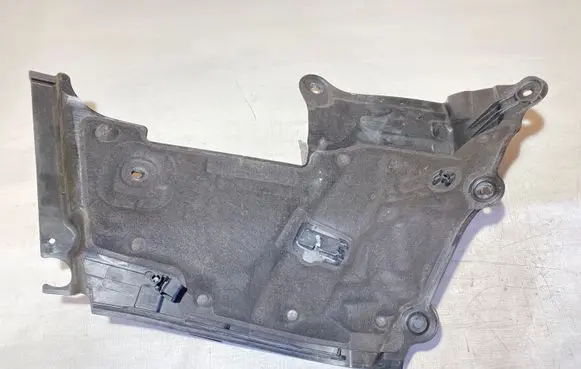 Mercedes-Benz C W205 Other engine bay part A2056205801