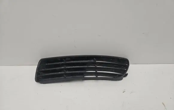 Audi A4 S4 B5 8D Front bumper lower grill 8d0807345