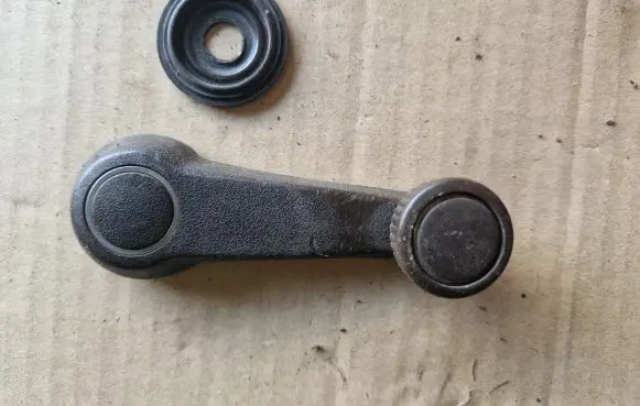 Volkswagen Caddy Front door window winding handle 111837579B 111837595A