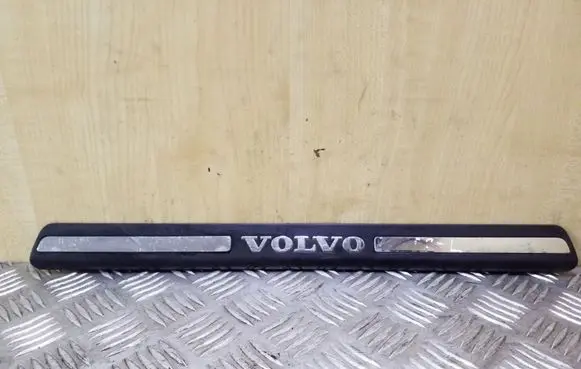 Volvo XC70 Front sill trim cover 8659960