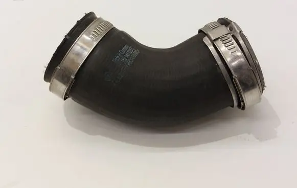 Volkswagen Tiguan Intercooler hose/pipe 1K0145828C