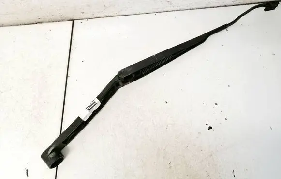 Hyundai Santa Fe Front wiper blade arm b9695