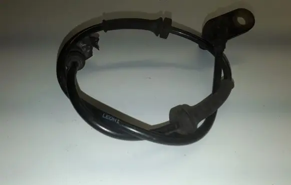 Nissan Note (E11) ABS brake wheel speed sensor 0285007539