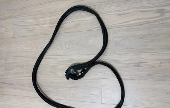 BMW 4 F32 F33 Rubber seal front coupe door 7297090