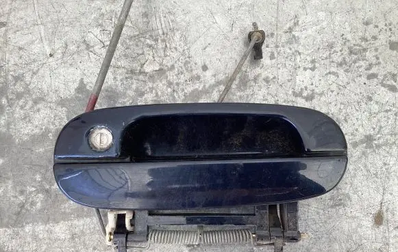 Cadillac CTS Front door exterior handle