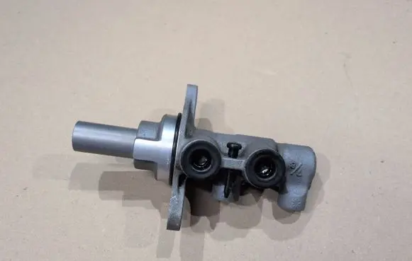 KIA Sportage Master brake cylinder 58510D7100 LQ0603D DT22