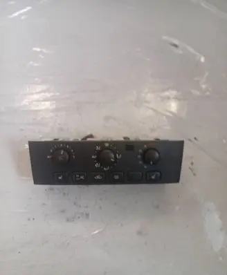Volvo S40, V40 Central console control unit 1212123