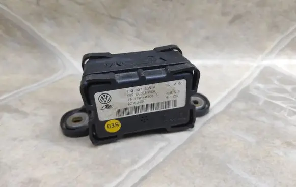 Volkswagen Golf V ESP acceleration yaw rate sensor 7H0907655A 10170103663