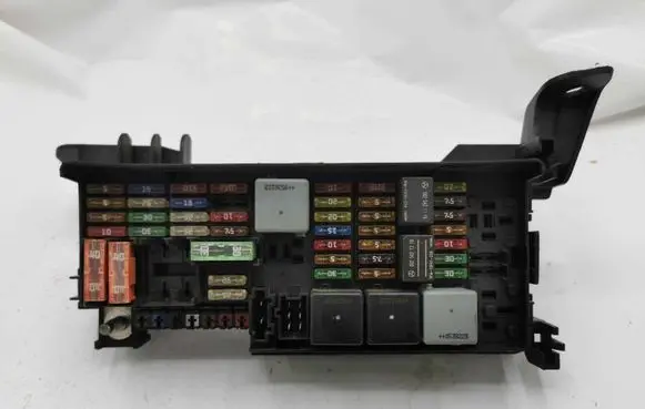Mercedes-Benz R W251 Fuse box set A1645400272 15454741 5072426