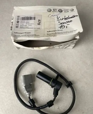 Skoda Roomster (5J) Crankshaft position sensor 045957147C