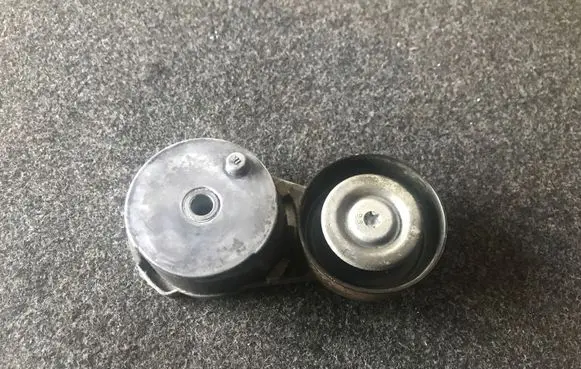 Chevrolet Camaro Alternator belt tensioner 013964 12627119