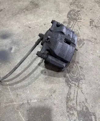 Nissan Qashqai Front brake caliper 41001JD00A