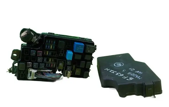 Mazda 3 II Fuse box set BEZPIECZNIKOW UP21