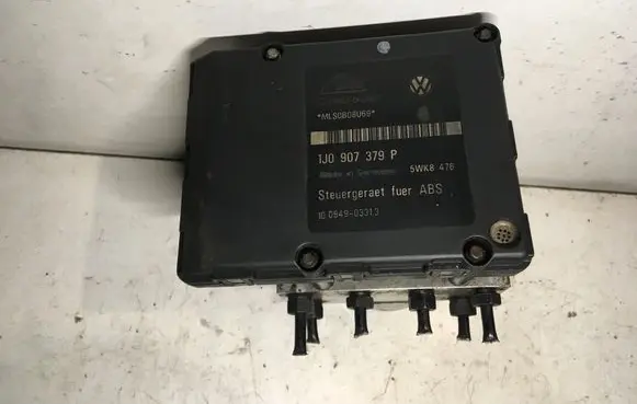 Volkswagen Golf IV ABS Pump 1J0907379P 1J0614117D