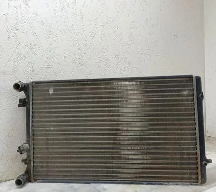 Volkswagen Golf III Coolant radiator 