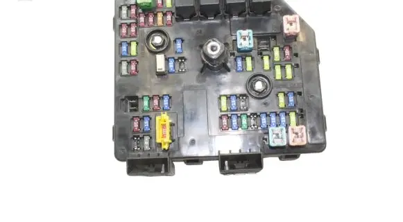 Chevrolet Captiva Fuse module 95903657