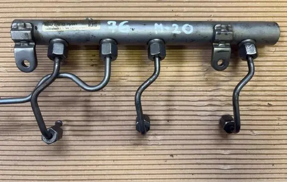 Mercedes-Benz E W212 Fuel main line pipe A6420703395 10203000571