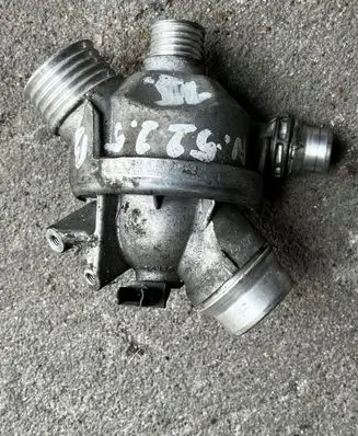 BMW 3 E90 E91 Thermostat/thermostat housing 1199771