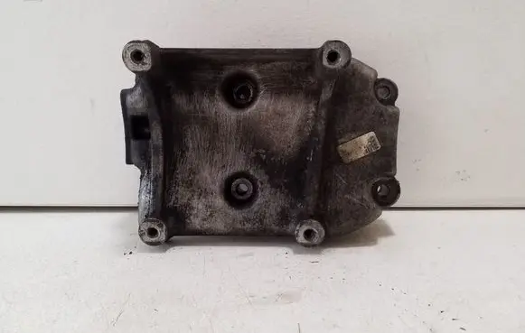 Iveco Daily 5th gen A/C compressor mount bracket 