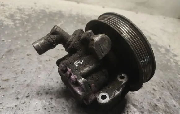 Mercedes-Benz Vito Viano W638 Power steering pump 91208