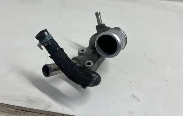 Toyota RAV 4 (XA50) Coolant pipe/hose 