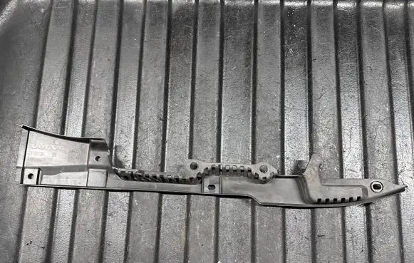 Fender end trim