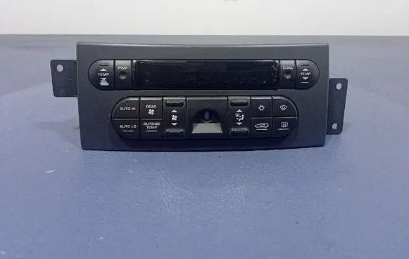 Chrysler Pacifica Climate control unit P05005064AH