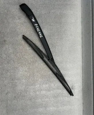 Hyundai Santa Fe Rear wiper blade 91500502