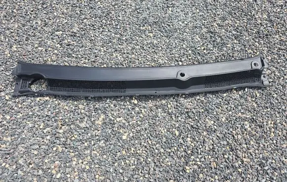 Dacia Sandero III Wiper trim 668114109R