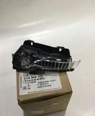 Skoda Fabia Mk4 (6VA) Mirror indicator light 6VA949102