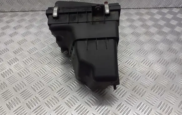 Opel Agila A Air filter box 09204631