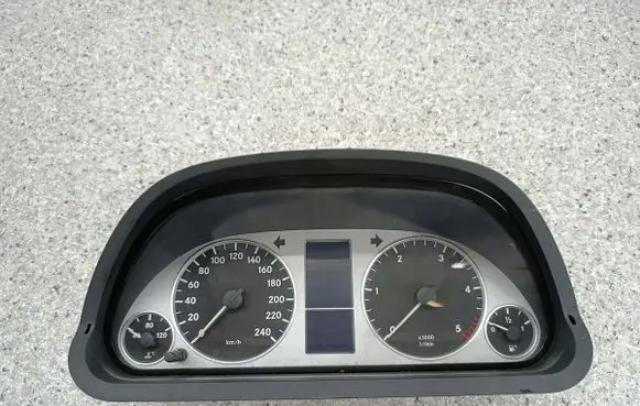 Mercedes-Benz B W245 Speedometer (instrument cluster) 1031098110BOSCH