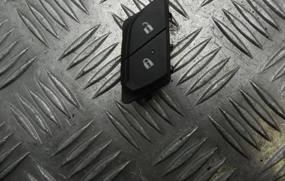 Chevrolet Camaro Central locking switch button 23349783 T8447