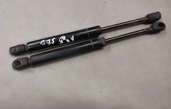 Audi A4 S4 B5 8D Tailgate/trunk strut/damper 8D5827552B