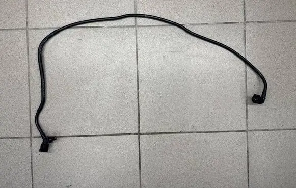 BMW 4 F32 F33 Engine coolant pipe/hose 8518965