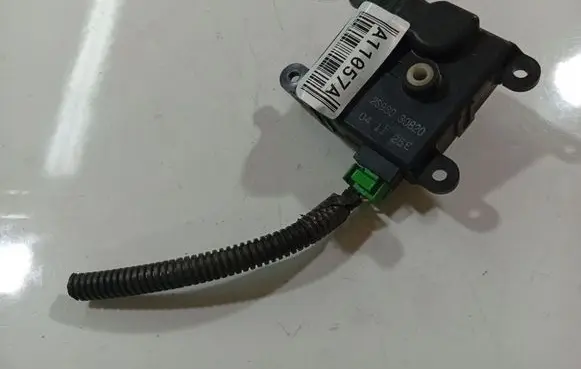 Honda FR-V Air flap motor/actuator 2S98030820 2S980.30820